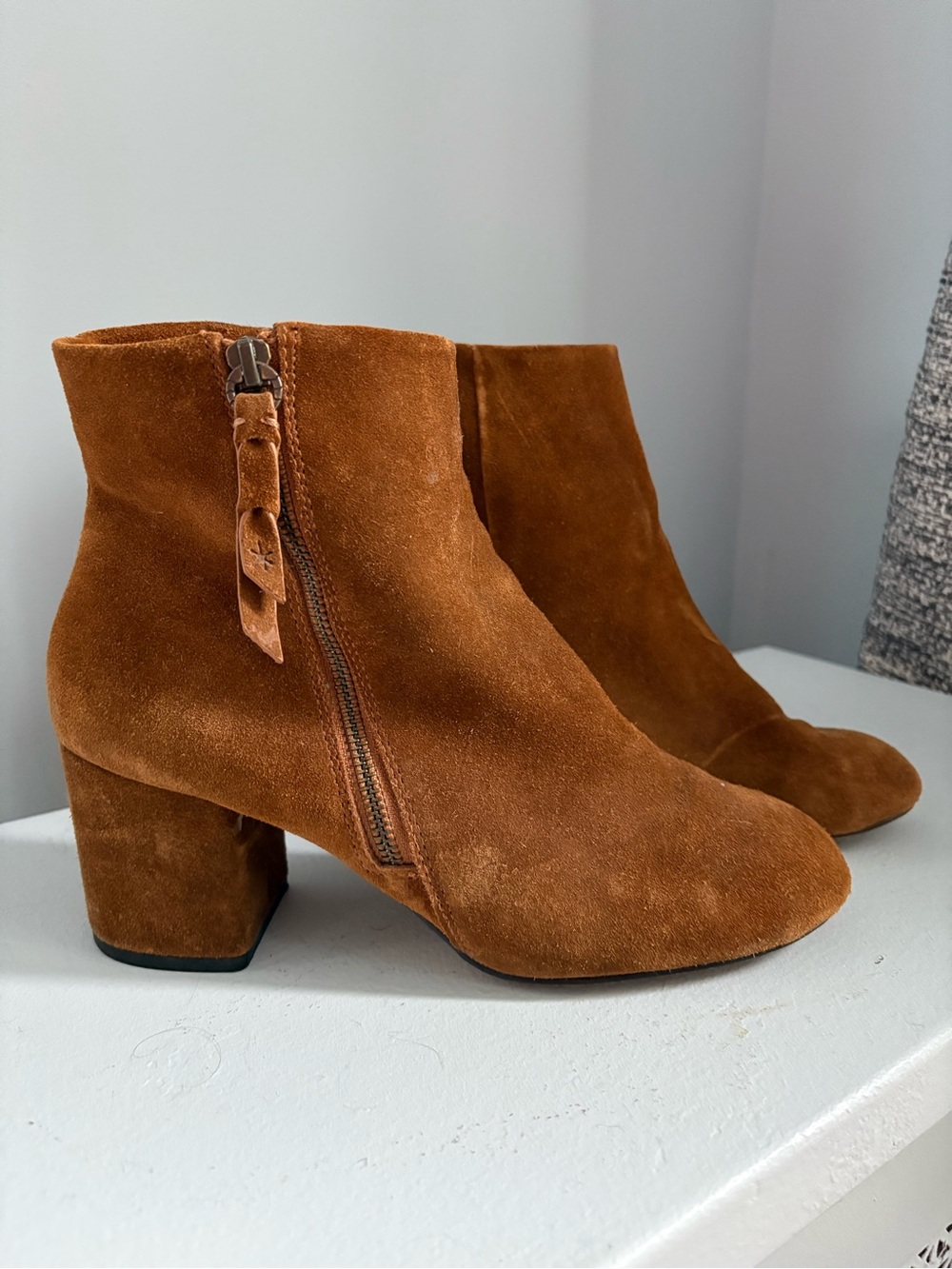 Splendid Suede Ankle Boots in ChestnutBrown